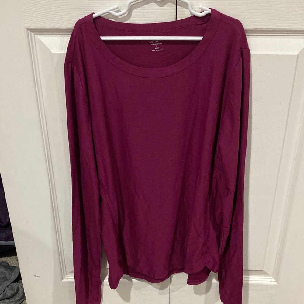 Woman’s Long Sleeve Magenta Top